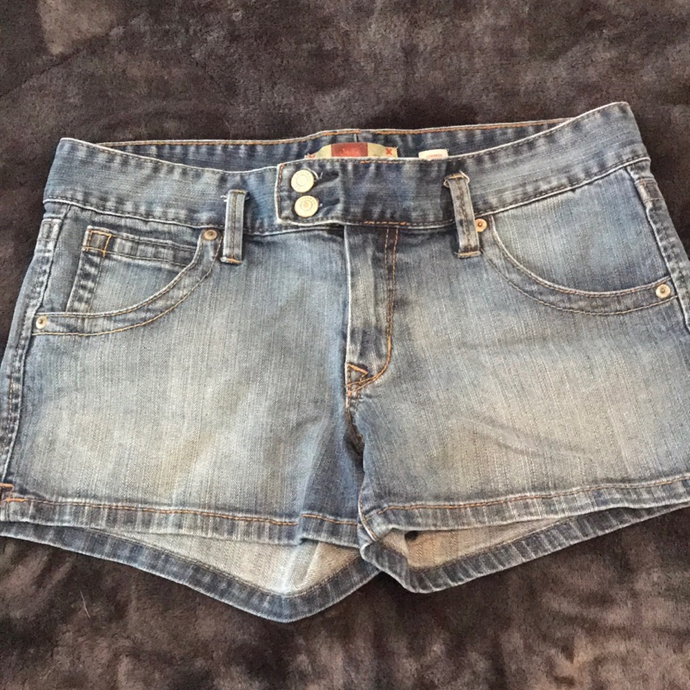 Barely worn Old Navy jean shorts size 8